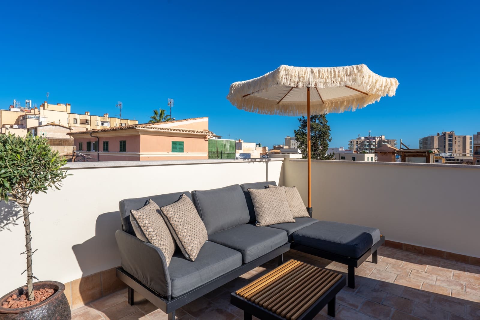 3 soverom Hus til salgs i Palma de Mallorca med svømmebasseng garasje - € 1 490 000 (Ref: 8889325)
