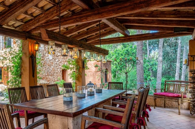 3 sypialnia Finka/Dom wiejski na sprzedaż w Portocolom, Felanitx z basenem garażem - 1 695 000 € (Ref: 8892098)