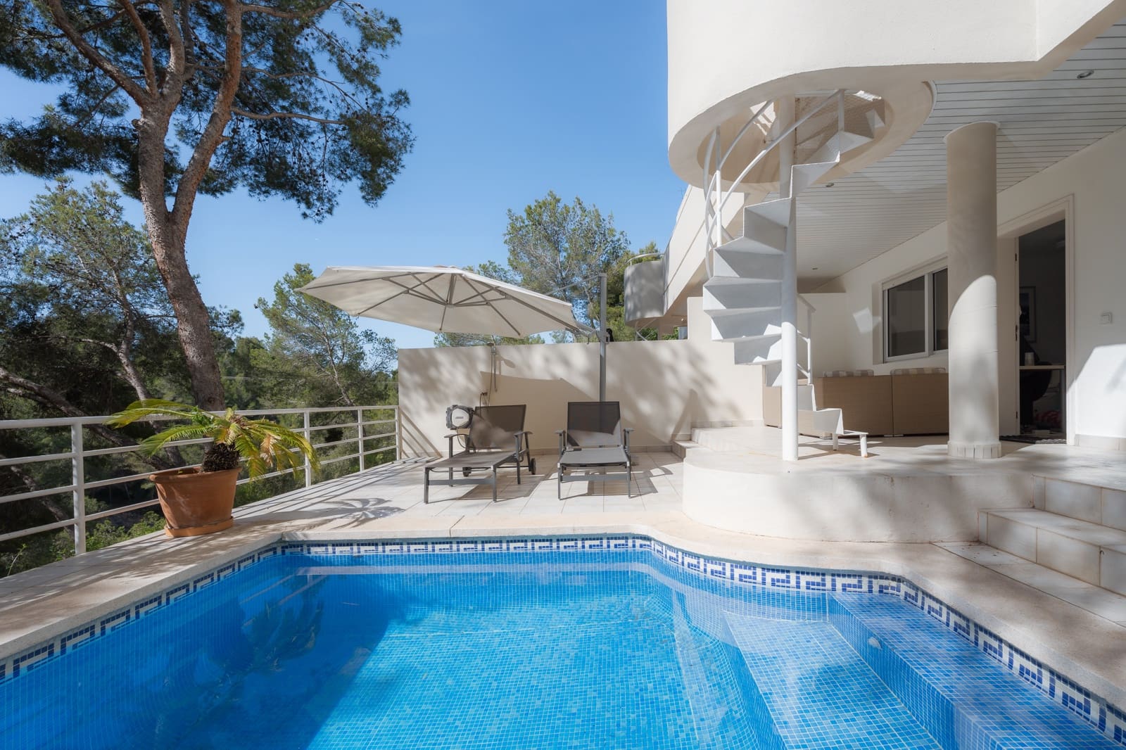 3 soveværelse Lejlighed til salg i Bendinat med swimmingpool garage - € 1.245.000 (Ref: 9201766)