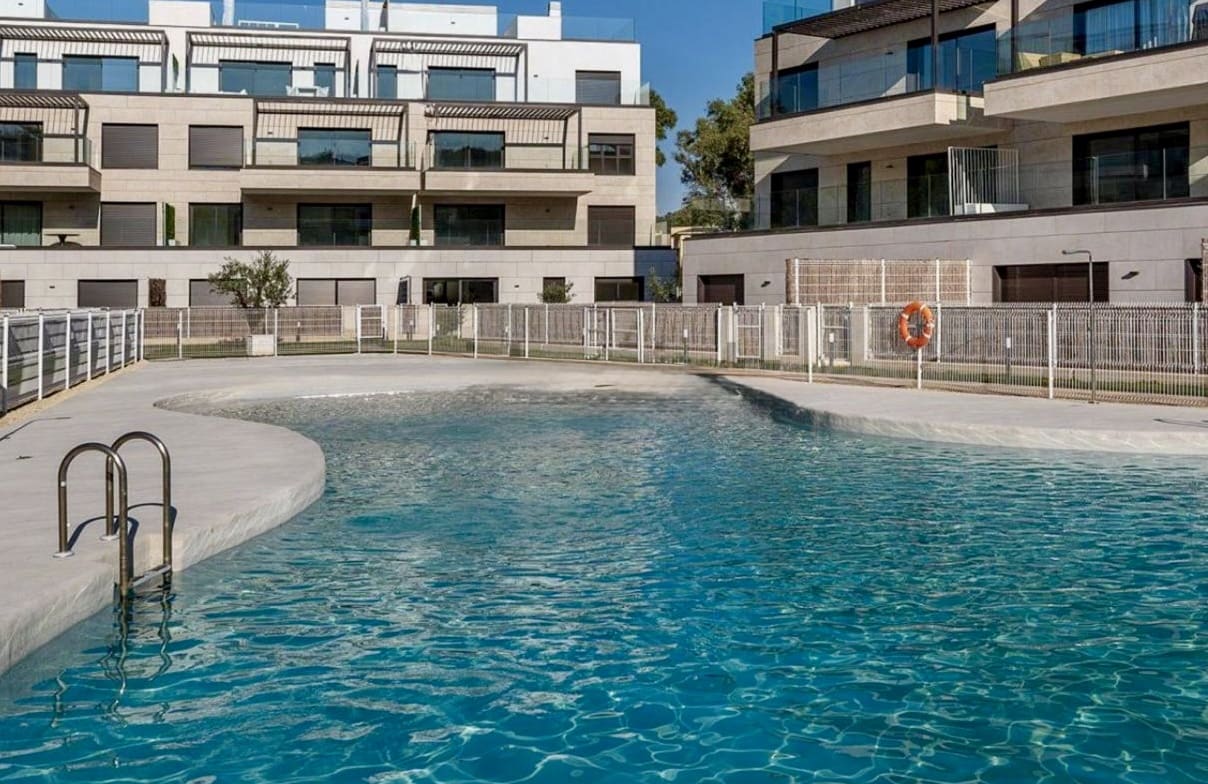 4 soveværelse Lejlighed til salg i Santa Ponsa med swimmingpool - € 1.095.000 (Ref: 9737342)