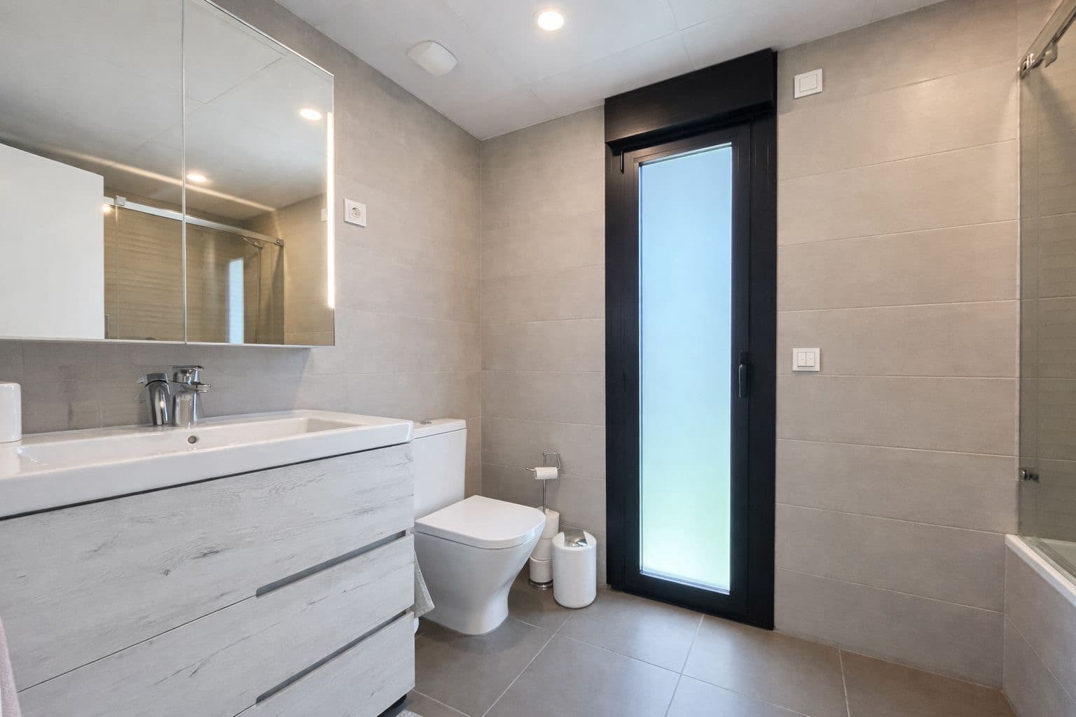 4 bedroom Apartment for sale in Santa Ponsa with pool - € 1,095,000 (Ref: 9737342)