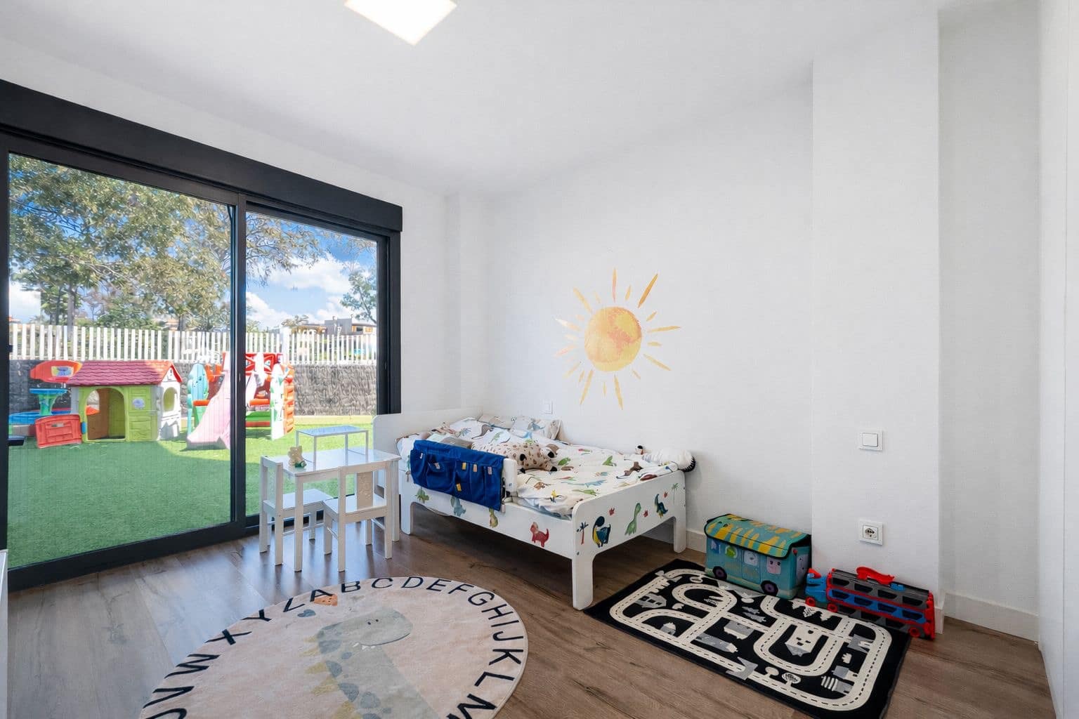 4 bedroom Apartment for sale in Santa Ponsa with pool - € 1,095,000 (Ref: 9737342)