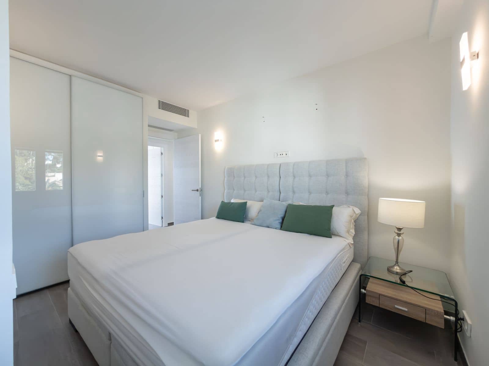 4 soverom Leilighet til salgs i Cala Mayor med garasje - € 1 650 000 (Ref: 9765020)