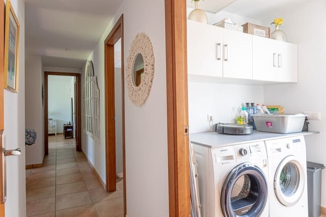 3 bedroom Villa for sale in Chiclana de la Frontera with pool - € 748,000 (Ref: 8887006)