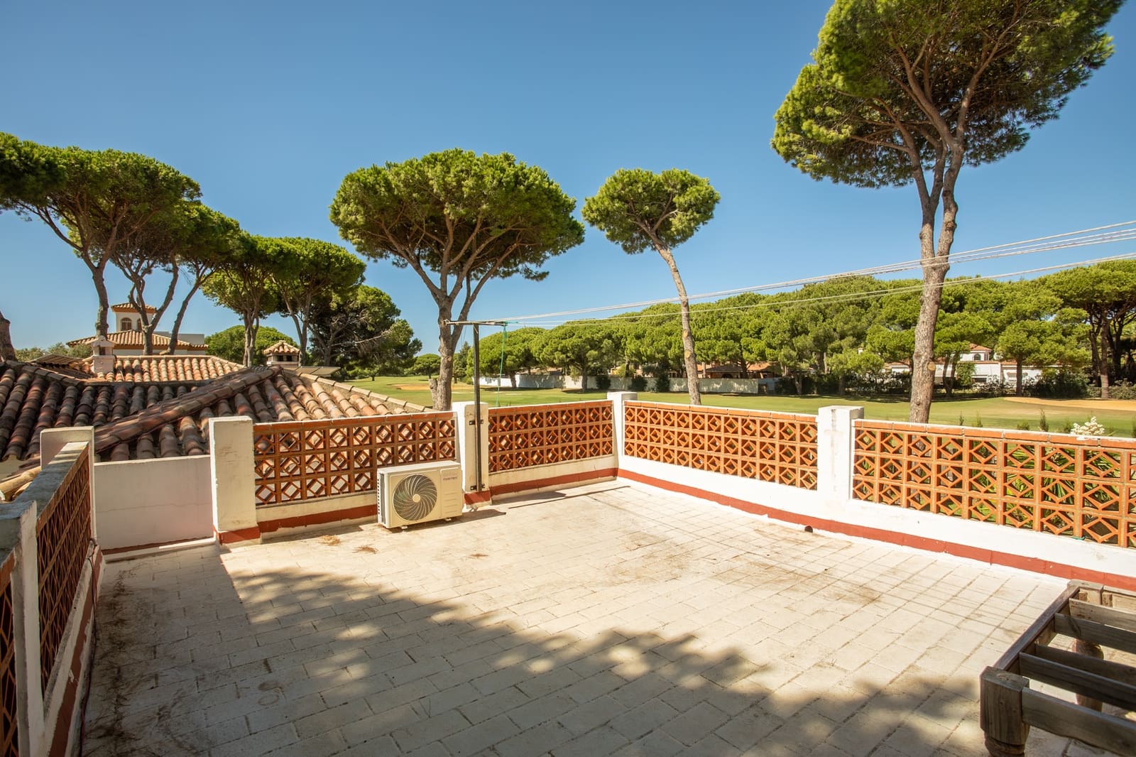 5 sypialnia Willa na sprzedaż w Chiclana de la Frontera - 679 000 € (Ref: 9349760)