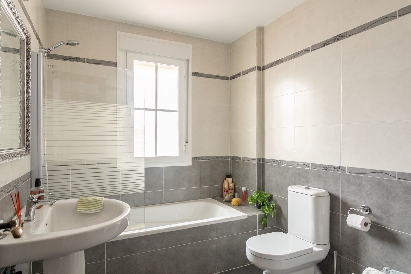 Chalet de 3 habitaciones en Chiclana de la Frontera en venta con piscina garaje - 650.000 € (Ref: 9465857)