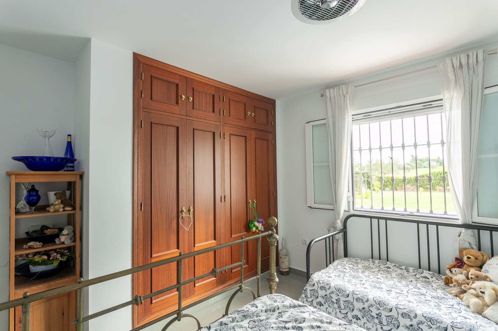 Chalet de 3 habitaciones en Chiclana de la Frontera en venta con piscina garaje - 650.000 € (Ref: 9465857)