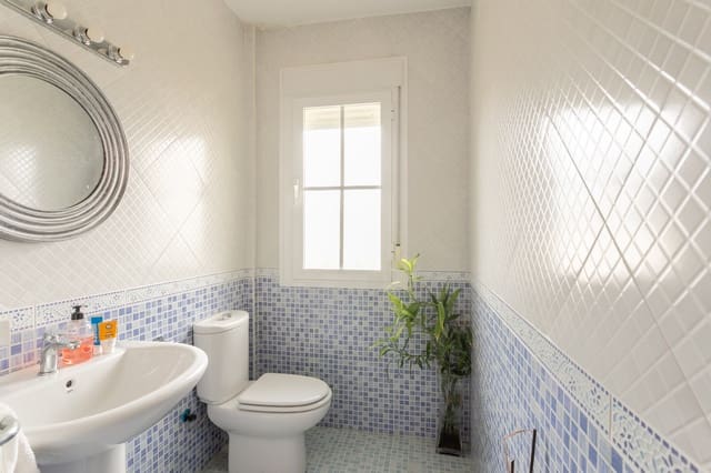 3 Zimmer Villa zu verkaufen in Chiclana de la Frontera mit Pool Garage - 650.000 € (Ref: 9465857)