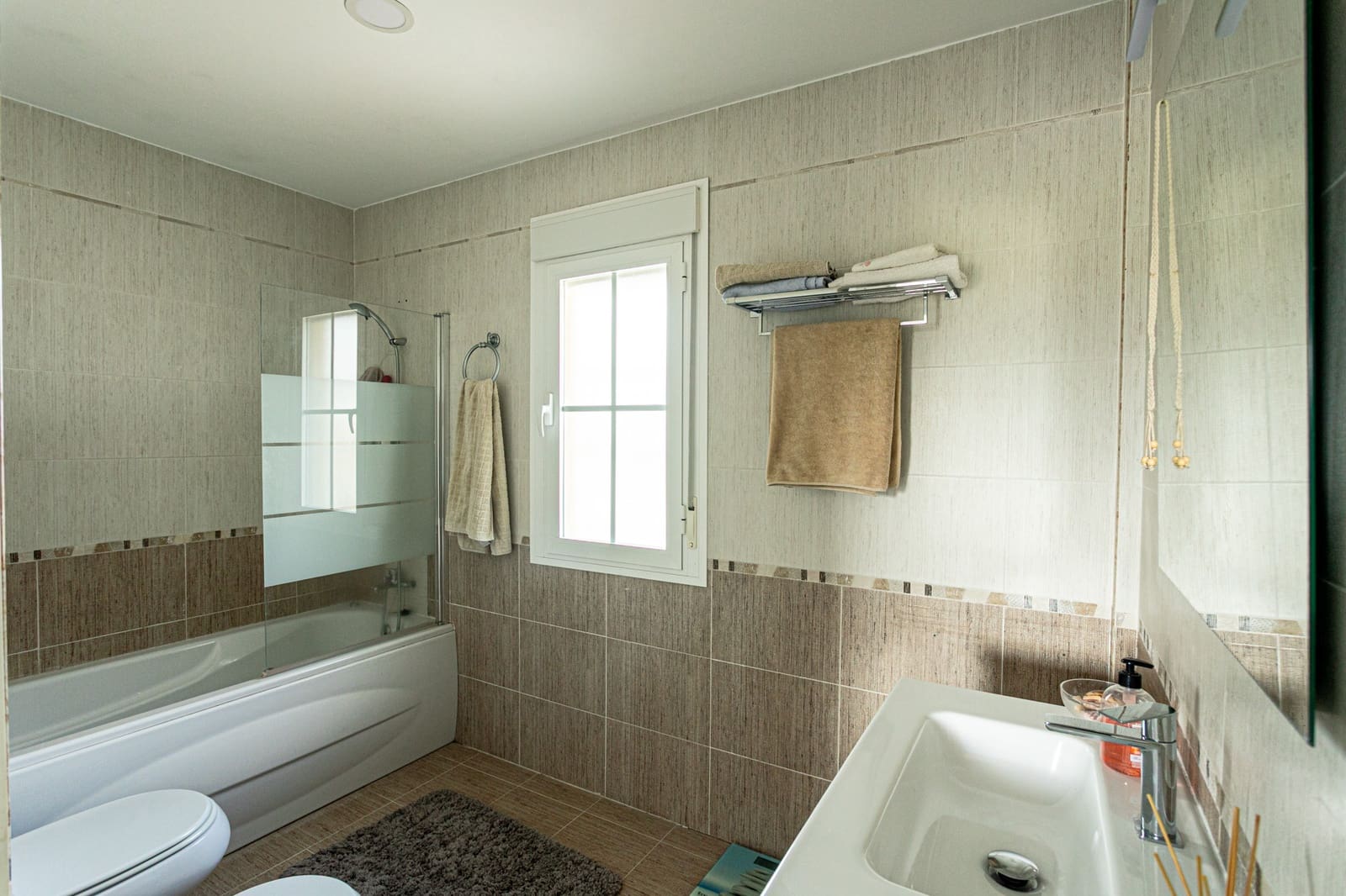 Chalet de 3 habitaciones en Chiclana de la Frontera en venta con piscina garaje - 650.000 € (Ref: 9465857)