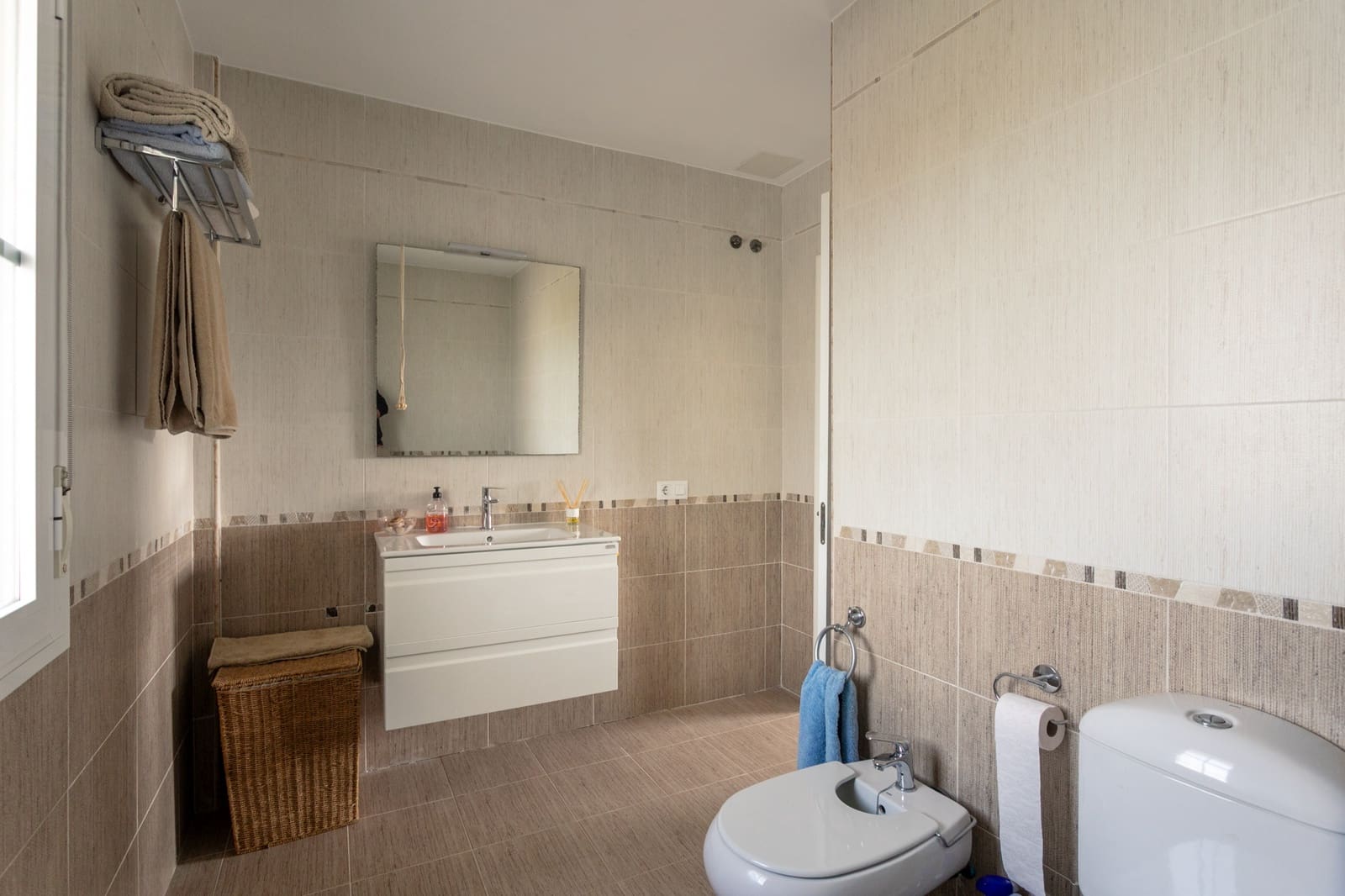 Chalet de 3 habitaciones en Chiclana de la Frontera en venta con piscina garaje - 650.000 € (Ref: 9465857)