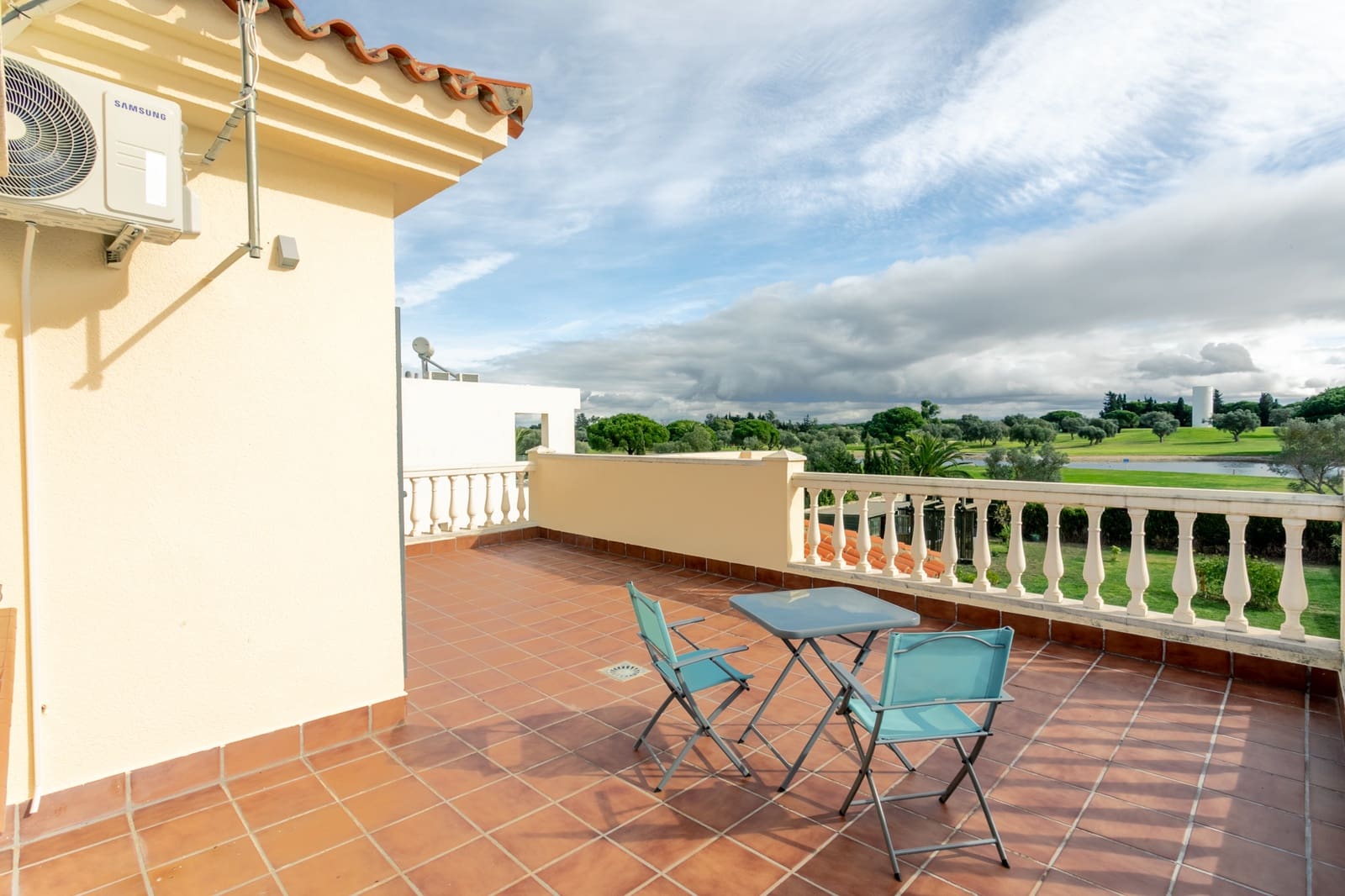 Chalet de 3 habitaciones en Chiclana de la Frontera en venta con piscina garaje - 650.000 € (Ref: 9465857)