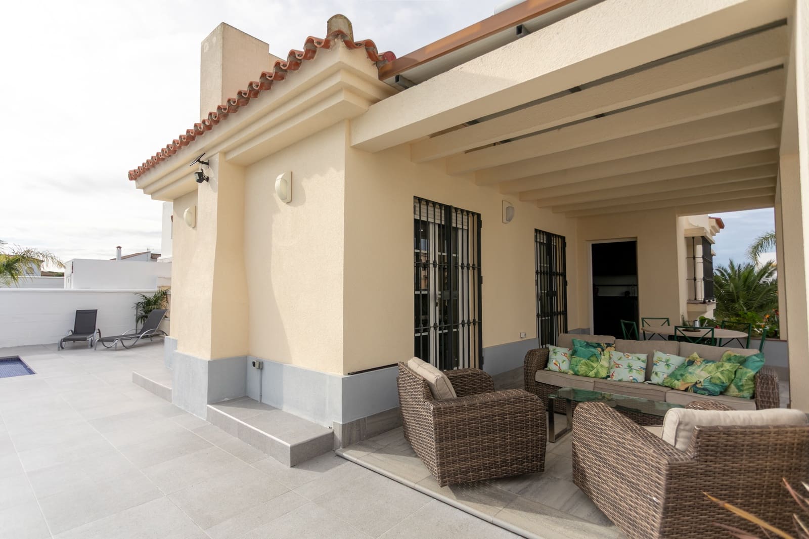 Chalet de 3 habitaciones en Chiclana de la Frontera en venta con piscina garaje - 650.000 € (Ref: 9465857)