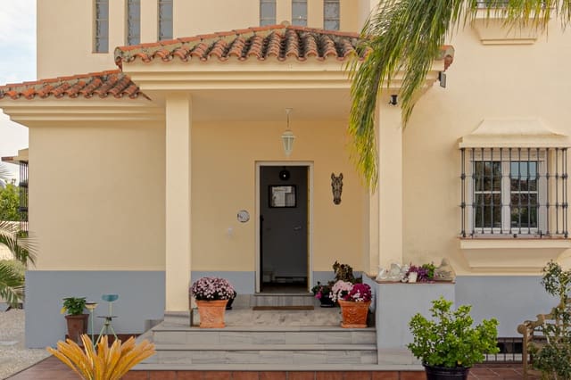 3 Zimmer Villa zu verkaufen in Chiclana de la Frontera mit Pool Garage - 650.000 € (Ref: 9465857)