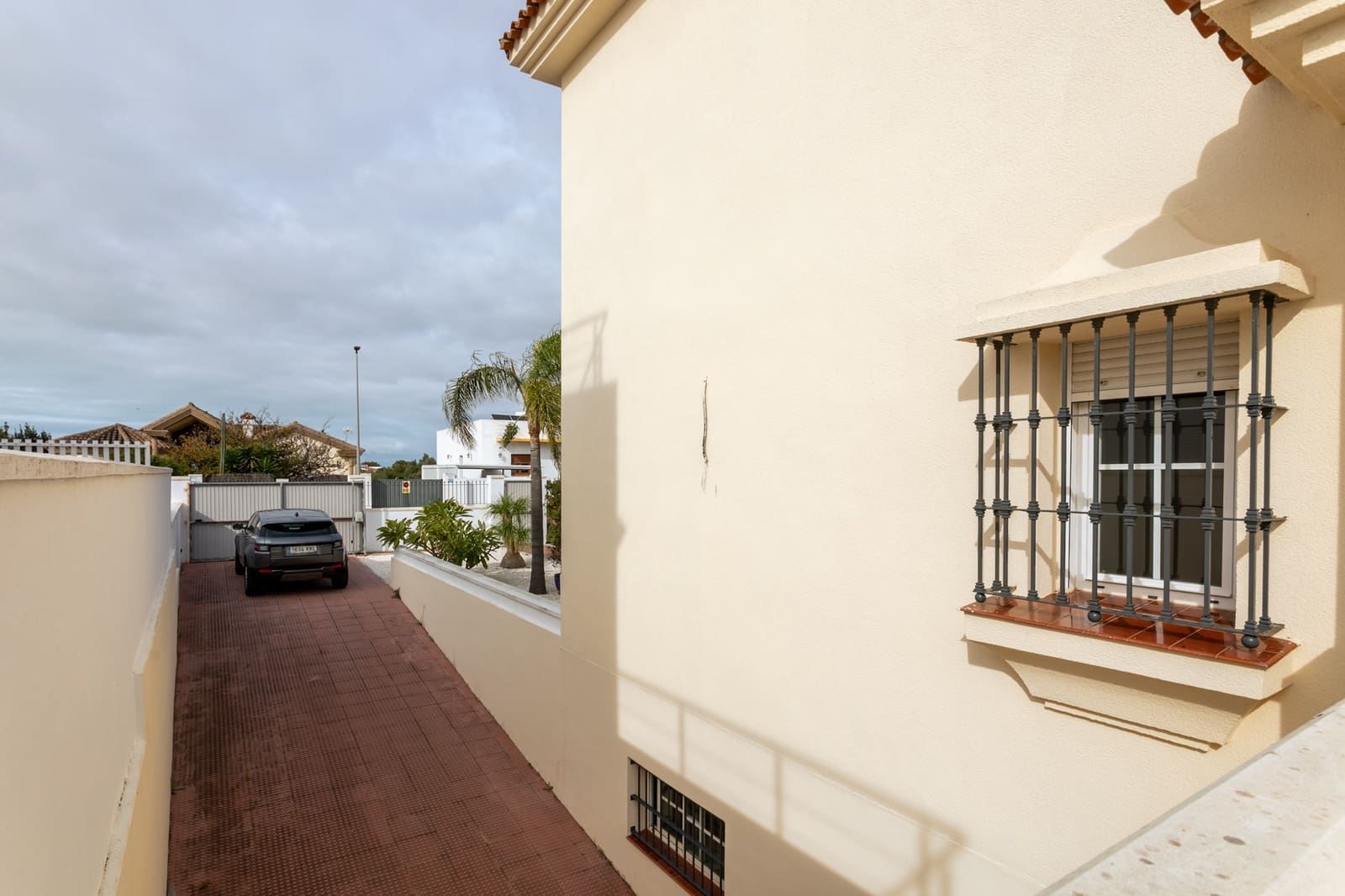 Chalet de 3 habitaciones en Chiclana de la Frontera en venta con piscina garaje - 650.000 € (Ref: 9465857)