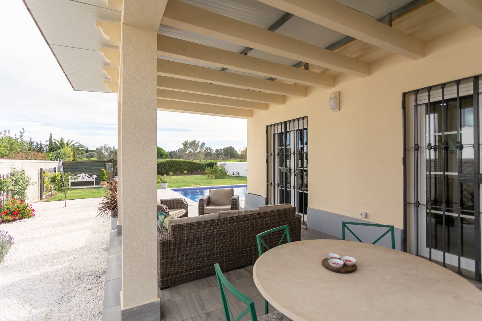 Chalet de 3 habitaciones en Chiclana de la Frontera en venta con piscina garaje - 650.000 € (Ref: 9465857)