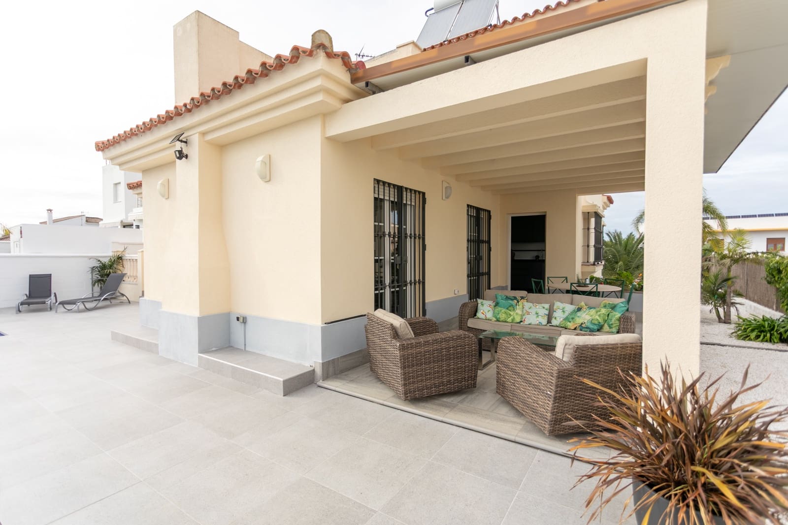 Chalet de 3 habitaciones en Chiclana de la Frontera en venta con piscina garaje - 650.000 € (Ref: 9465857)