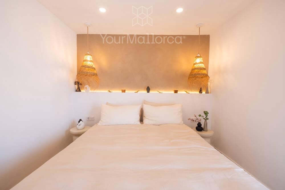2 slaapkamer Flat te koop in Santa Ponsa - € 595.000 (Ref: 10031021)