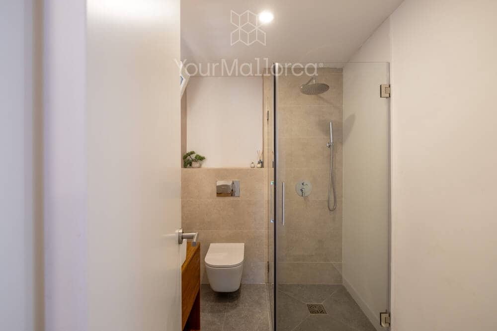 2 slaapkamer Flat te koop in Santa Ponsa - € 595.000 (Ref: 10031021)