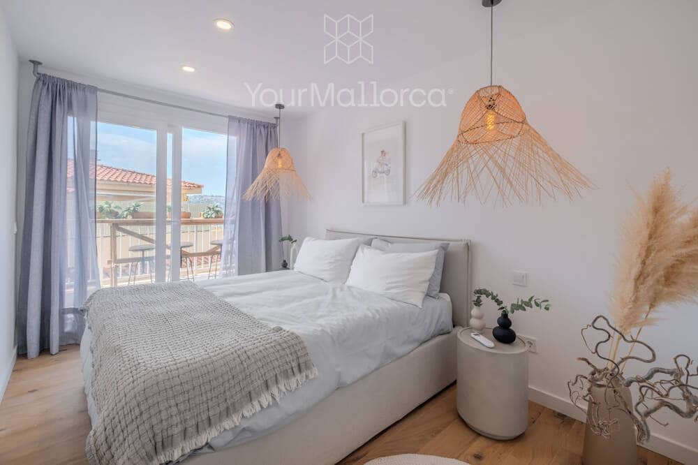 2 slaapkamer Flat te koop in Santa Ponsa - € 595.000 (Ref: 10031021)