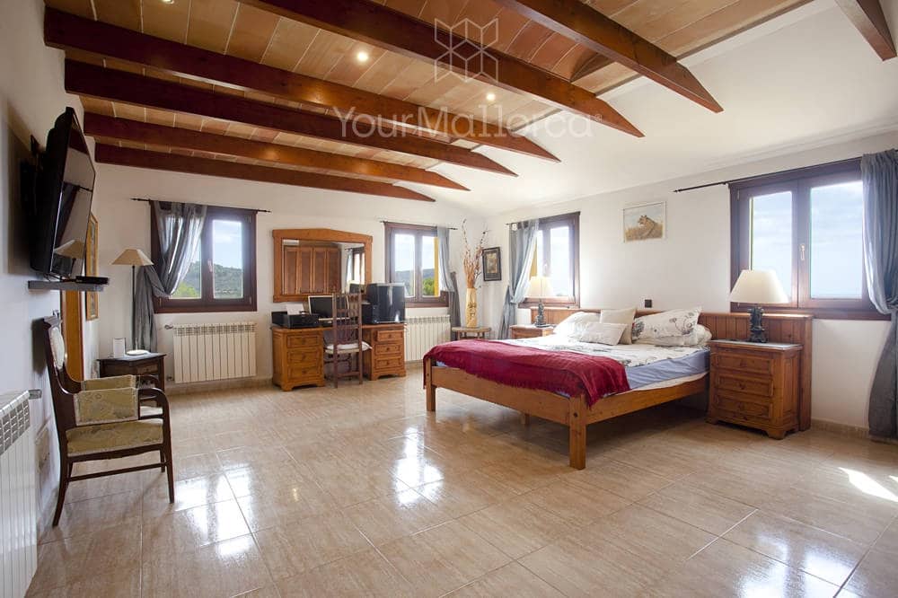 5 soveværelse Finca/Landehus til salg i Son Carrio med swimmingpool - € 1.690.000 (Ref: 8867991)