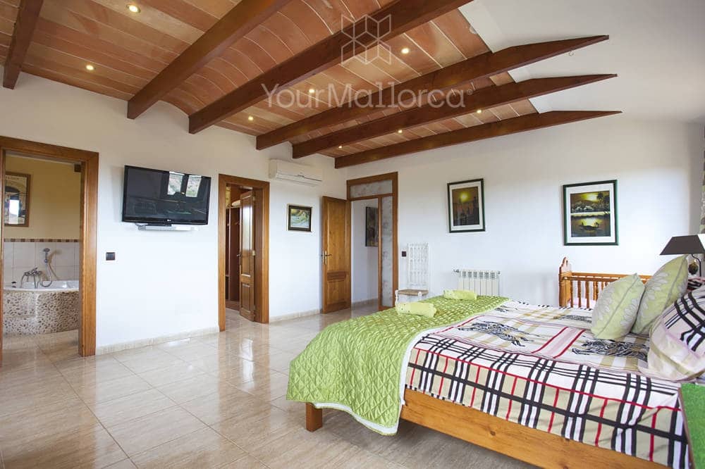 5 soveværelse Finca/Landehus til salg i Son Carrio med swimmingpool - € 1.690.000 (Ref: 8867991)