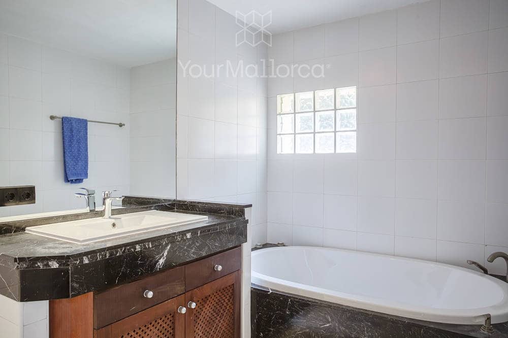 4 soveværelse Byhus til salg i Costa de los Pinos med swimmingpool garage - € 3.250.000 (Ref: 8904142)