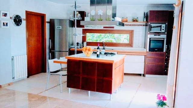 3 bedroom Finca/Country House for rent in Artà with pool - € 3,000 (Ref: 9685693)