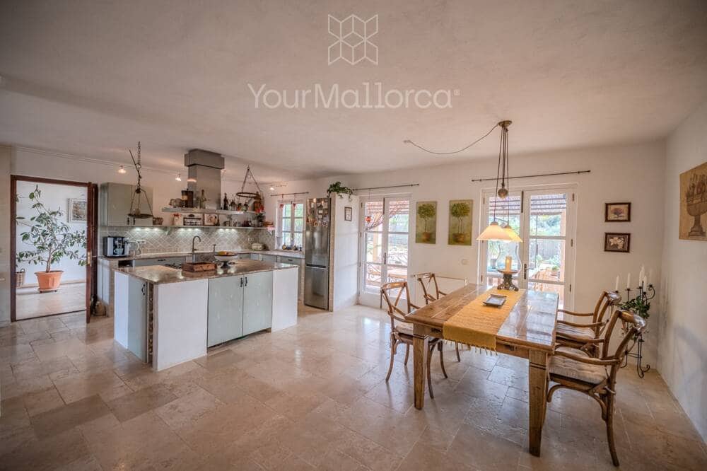 5 bedroom Finca/Country House for sale in Manacor with pool - € 1,950,000 (Ref: 9700365)