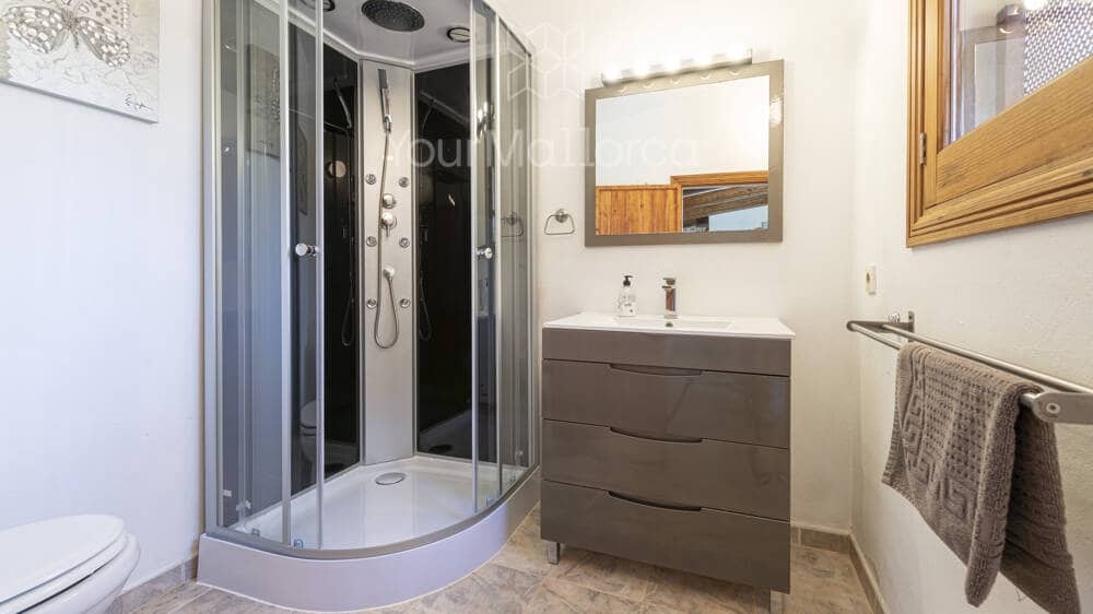 2 bedroom Finca/Country House for sale in Porreres with pool garage - € 890,000 (Ref: 9723865)