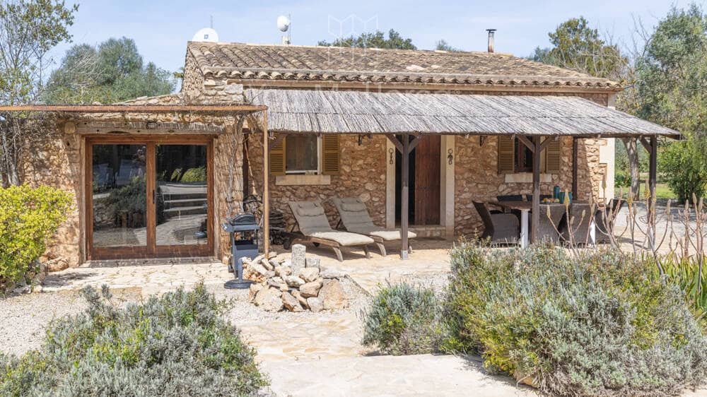 2 bedroom Finca/Country House for sale in Porreres with pool garage - € 890,000 (Ref: 9723865)