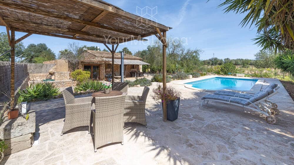 2 bedroom Finca/Country House for sale in Porreres with pool garage - € 890,000 (Ref: 9723865)