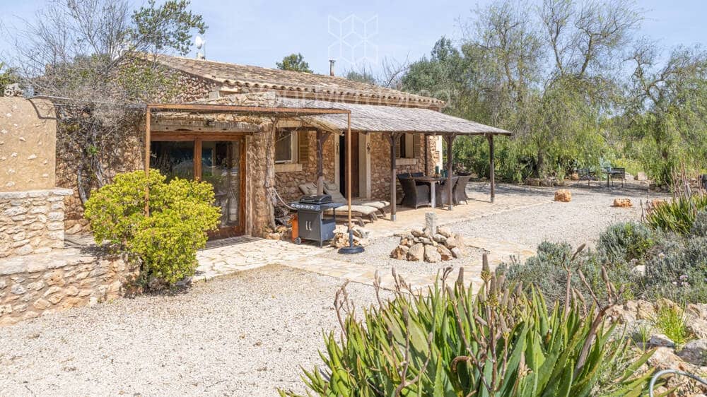 2 bedroom Finca/Country House for sale in Porreres with pool garage - € 890,000 (Ref: 9723865)