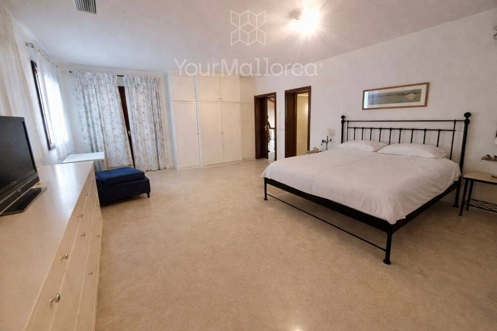 3 bedroom Finca/Country House for sale in Ses Salines with pool - € 2,400,000 (Ref: 9803807)