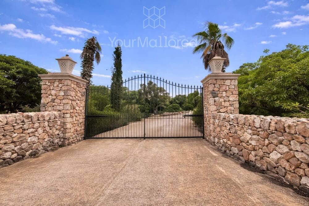 3 bedroom Finca/Country House for sale in Ses Salines with pool - € 2,400,000 (Ref: 9803807)