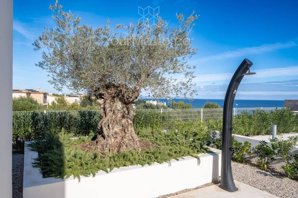 3 bedroom Villa for sale in Cala Murada with pool - € 2,150,000 (Ref: 9867259)