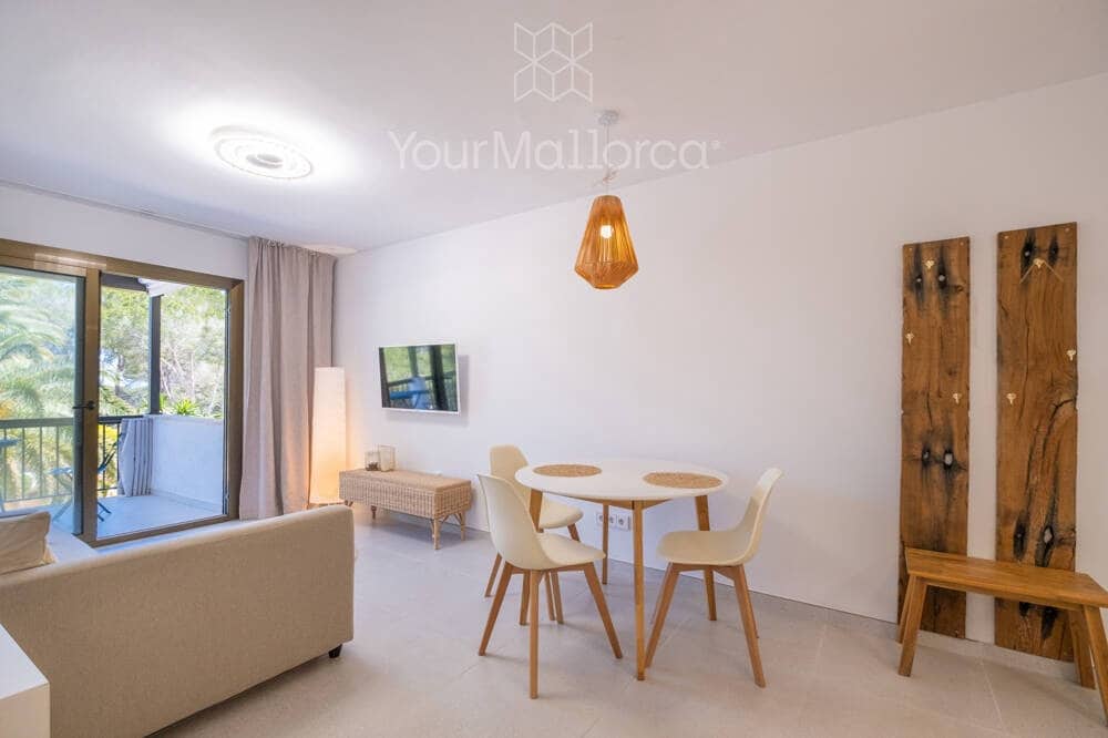 2 bedroom Flat for sale in Font de Sa Cala / Font de La Cala with garage - € 385,000 (Ref: 9867260)