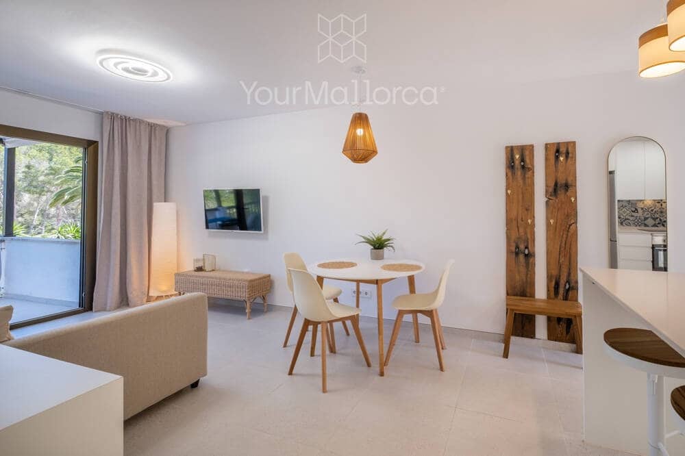2 bedroom Flat for sale in Font de Sa Cala / Font de La Cala with garage - € 385,000 (Ref: 9867260)