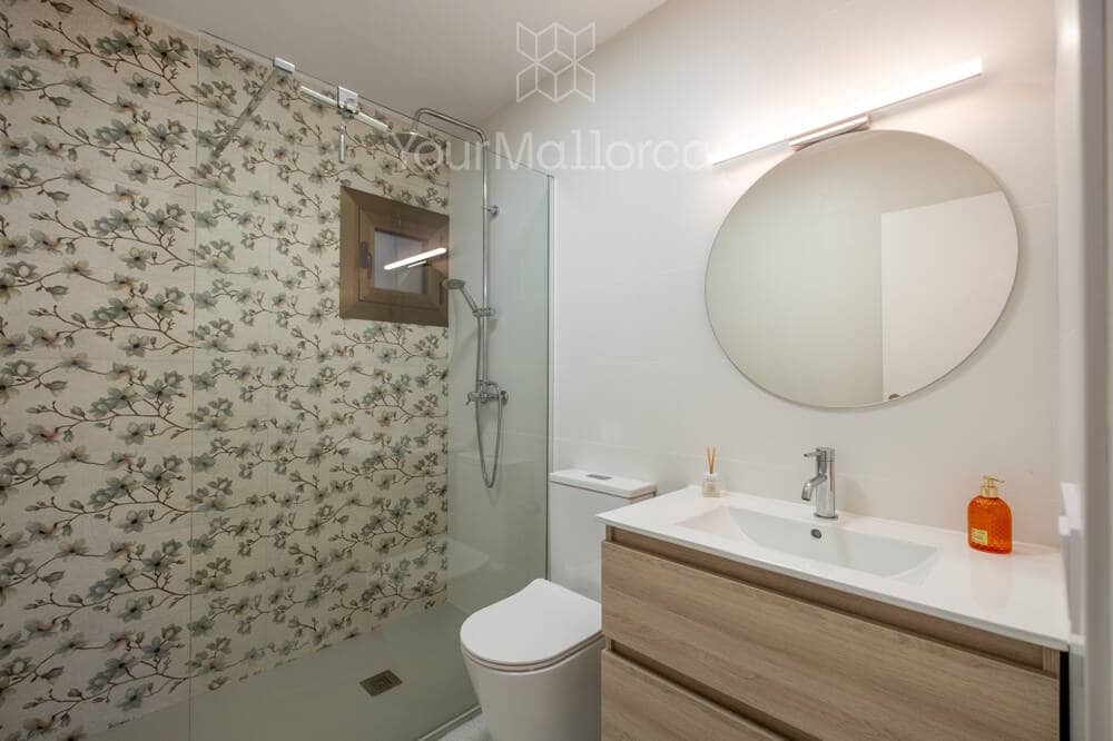 2 bedroom Flat for sale in Font de Sa Cala / Font de La Cala with garage - € 385,000 (Ref: 9867260)