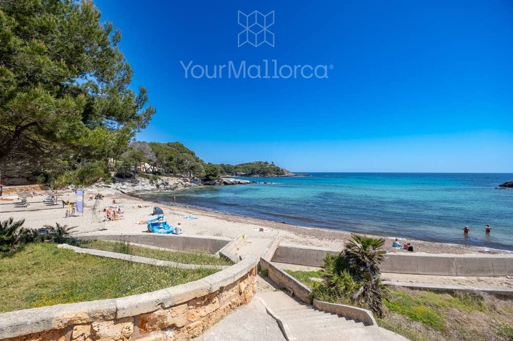 2 bedroom Flat for sale in Font de Sa Cala / Font de La Cala with garage - € 385,000 (Ref: 9867260)