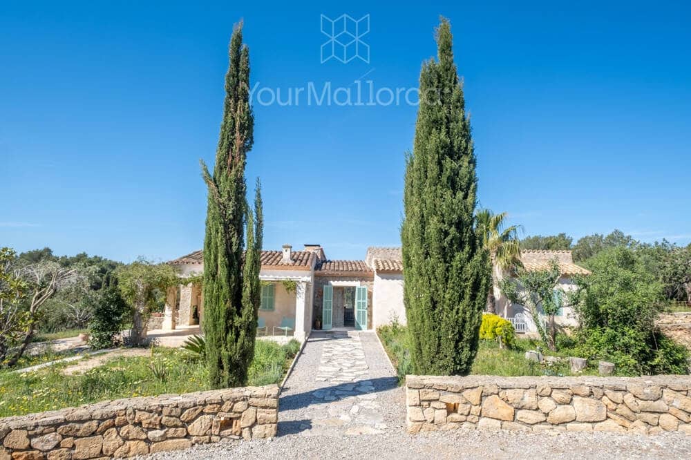 2 bedroom Finca/Country House for sale in Capdepera - € 1,850,000 (Ref: 9867261)
