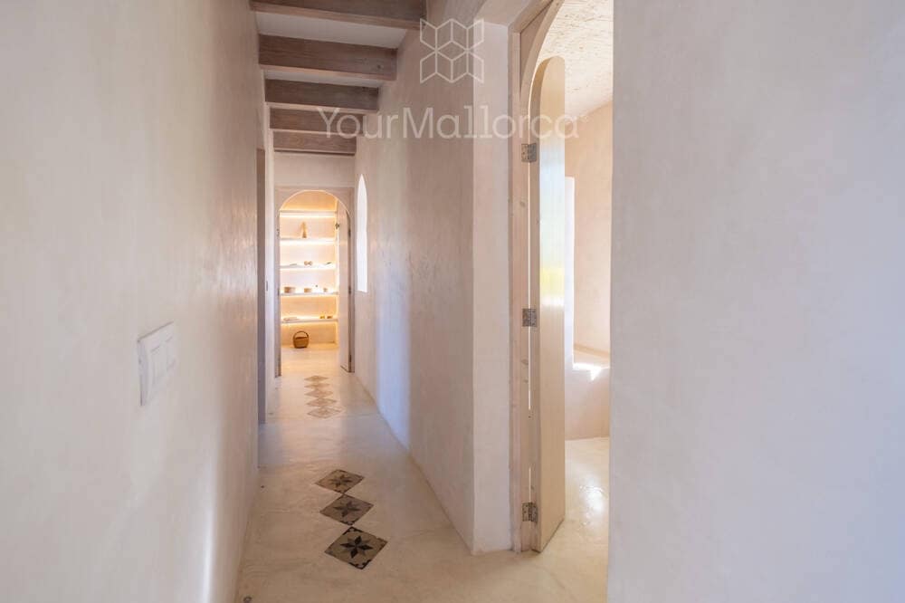 2 bedroom Finca/Country House for sale in Capdepera - € 1,850,000 (Ref: 9867261)