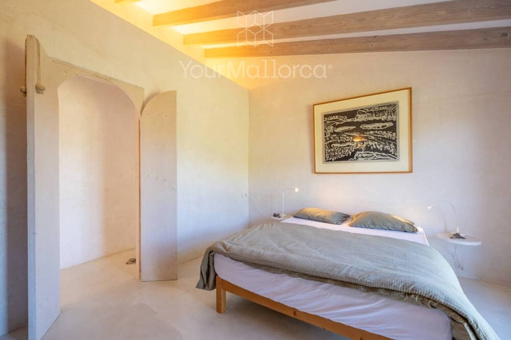 2 bedroom Finca/Country House for sale in Capdepera - € 1,850,000 (Ref: 9867261)