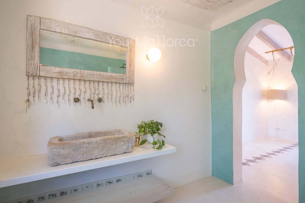 2 bedroom Finca/Country House for sale in Capdepera - € 1,850,000 (Ref: 9867261)