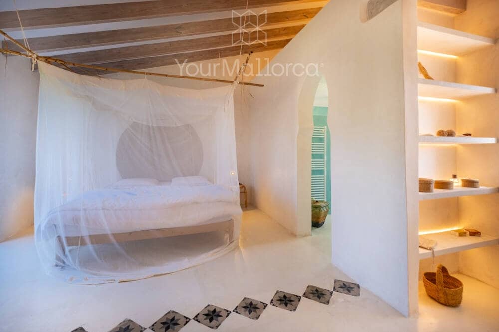 2 bedroom Finca/Country House for sale in Capdepera - € 1,850,000 (Ref: 9867261)