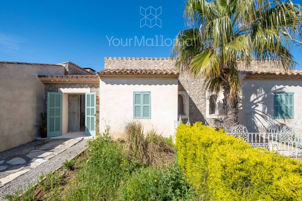 2 bedroom Finca/Country House for sale in Capdepera - € 1,850,000 (Ref: 9867261)
