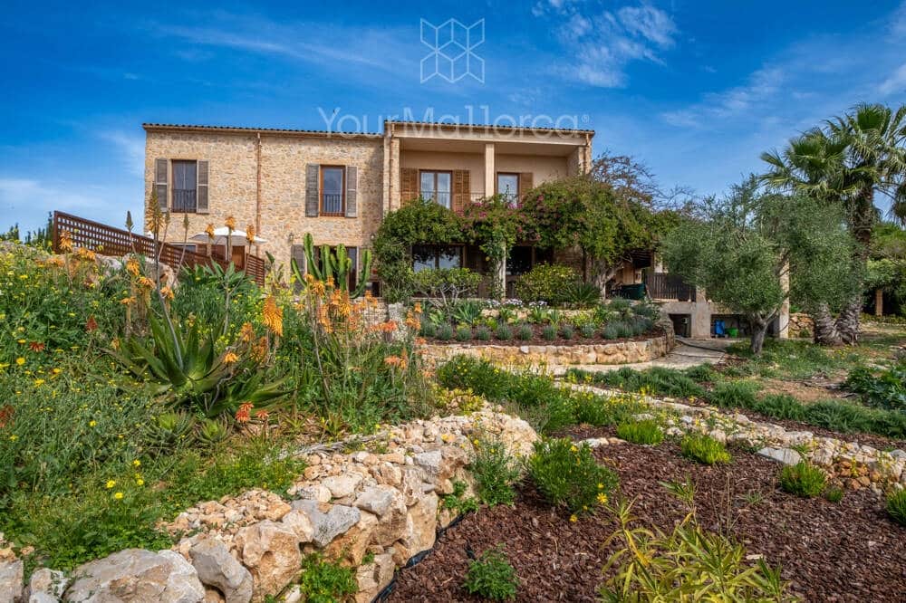 7 soveværelse Finca/Landehus til salg i Sant Llorenc des Cardassar med swimmingpool garage - € 2.400.000 (Ref: 9890964)