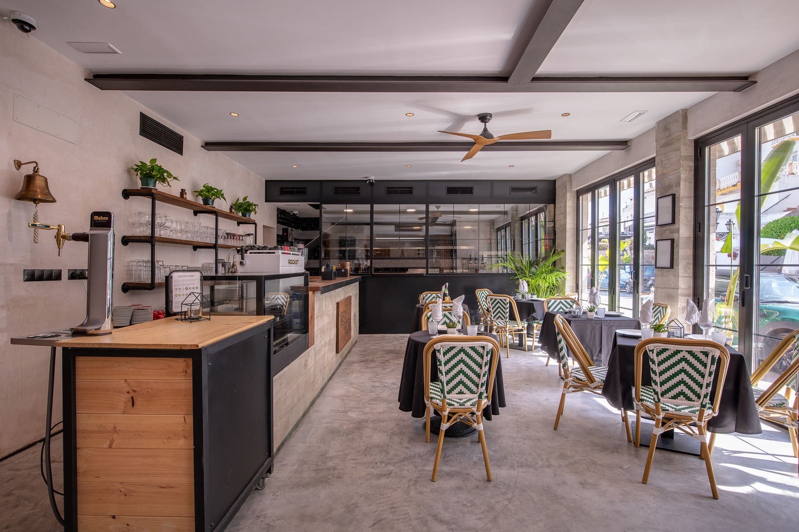 Erhverv til salg i Benahavis - € 1.390.000 (Ref: 8905920)