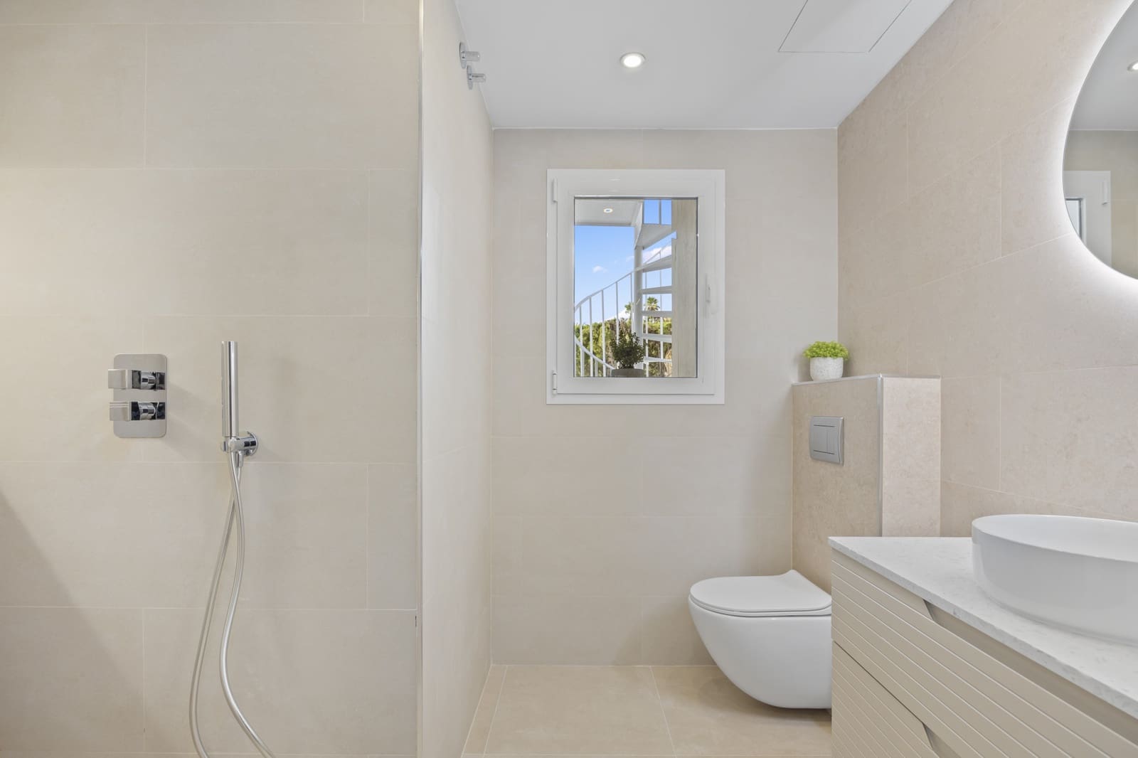 3 bedroom Penthouse for sale in Marbella with pool garage - € 669,000 (Ref: 8905927)