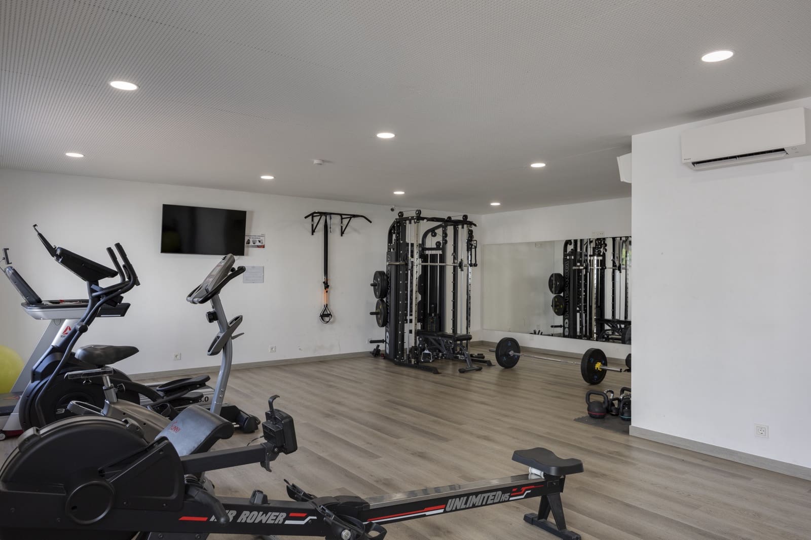 3 bedroom Penthouse for sale in Marbella with pool garage - € 669,000 (Ref: 8905927)