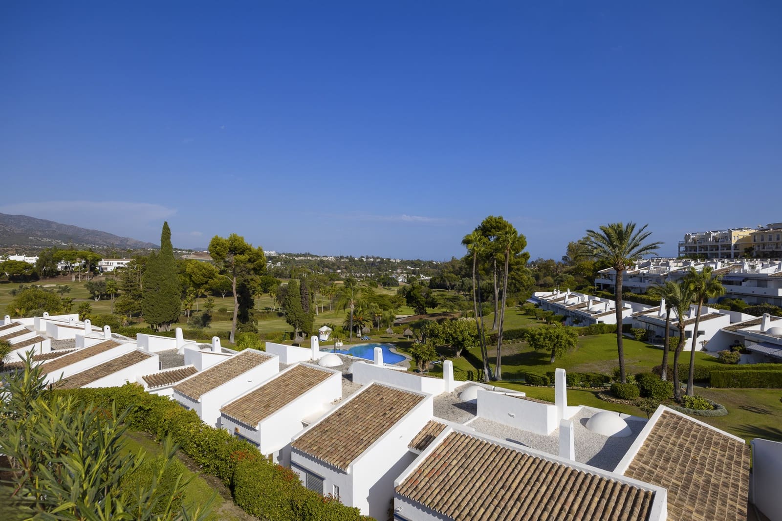 3 bedroom Penthouse for sale in Marbella with pool garage - € 669,000 (Ref: 8905927)